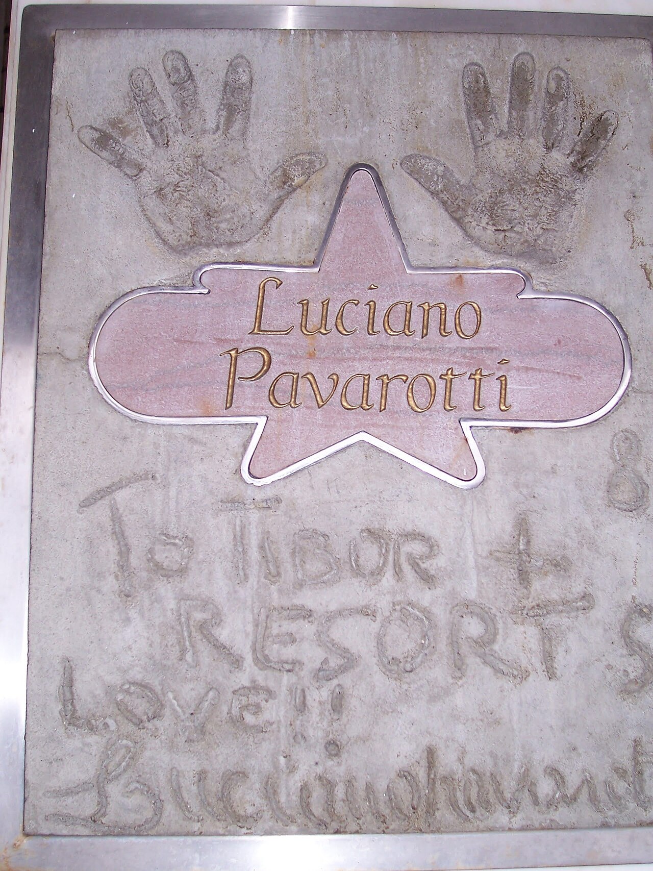 Luciano Pavarotti